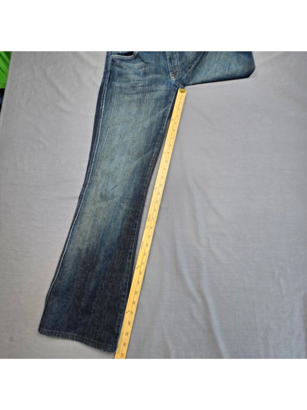 7 For All Mankind Womens Size 31 Flare Jeans Blue Denim "A" Pocket Design USA - Picture 2 of 7